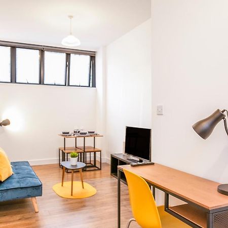 Split Level Studio Apartment In Camden Лондон Екстериор снимка