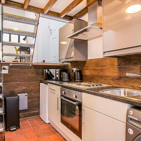 Split Level Studio Apartment In Camden Лондон Екстериор снимка