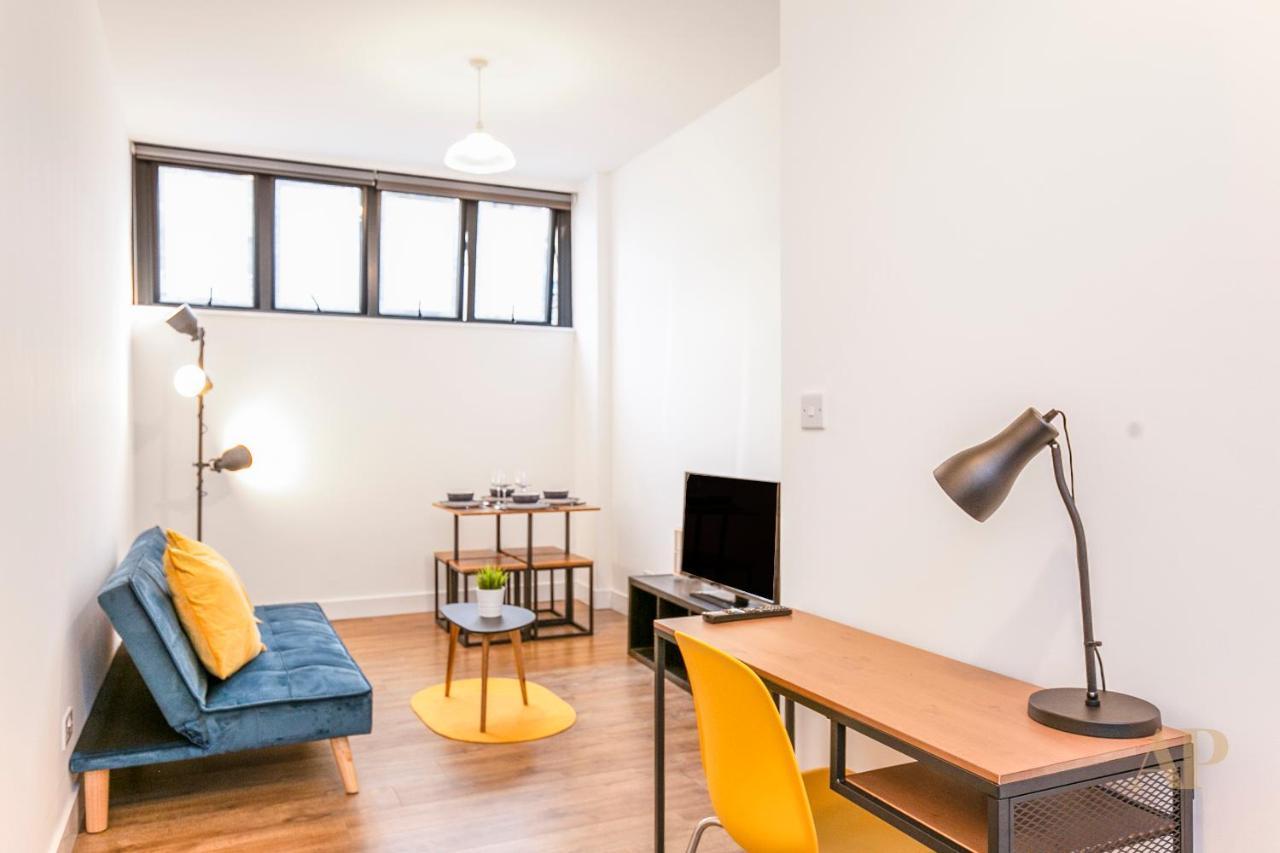 Split Level Studio Apartment In Camden Лондон Екстериор снимка