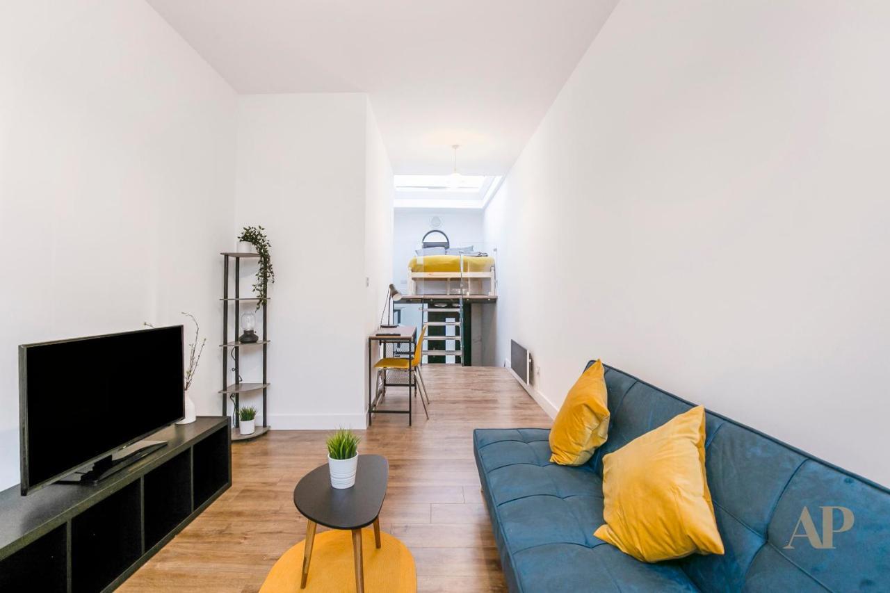 Split Level Studio Apartment In Camden Лондон Екстериор снимка