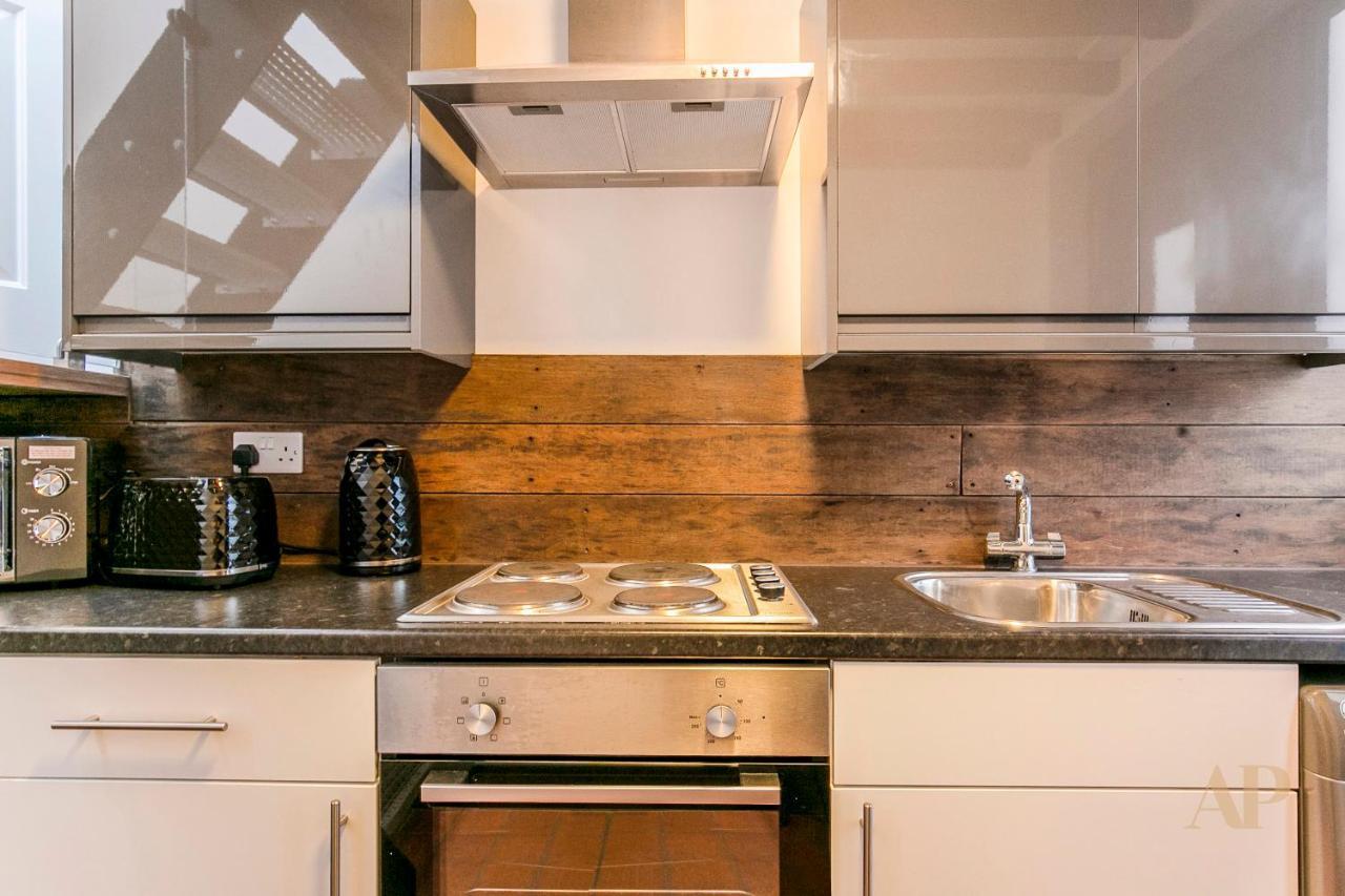 Split Level Studio Apartment In Camden Лондон Екстериор снимка